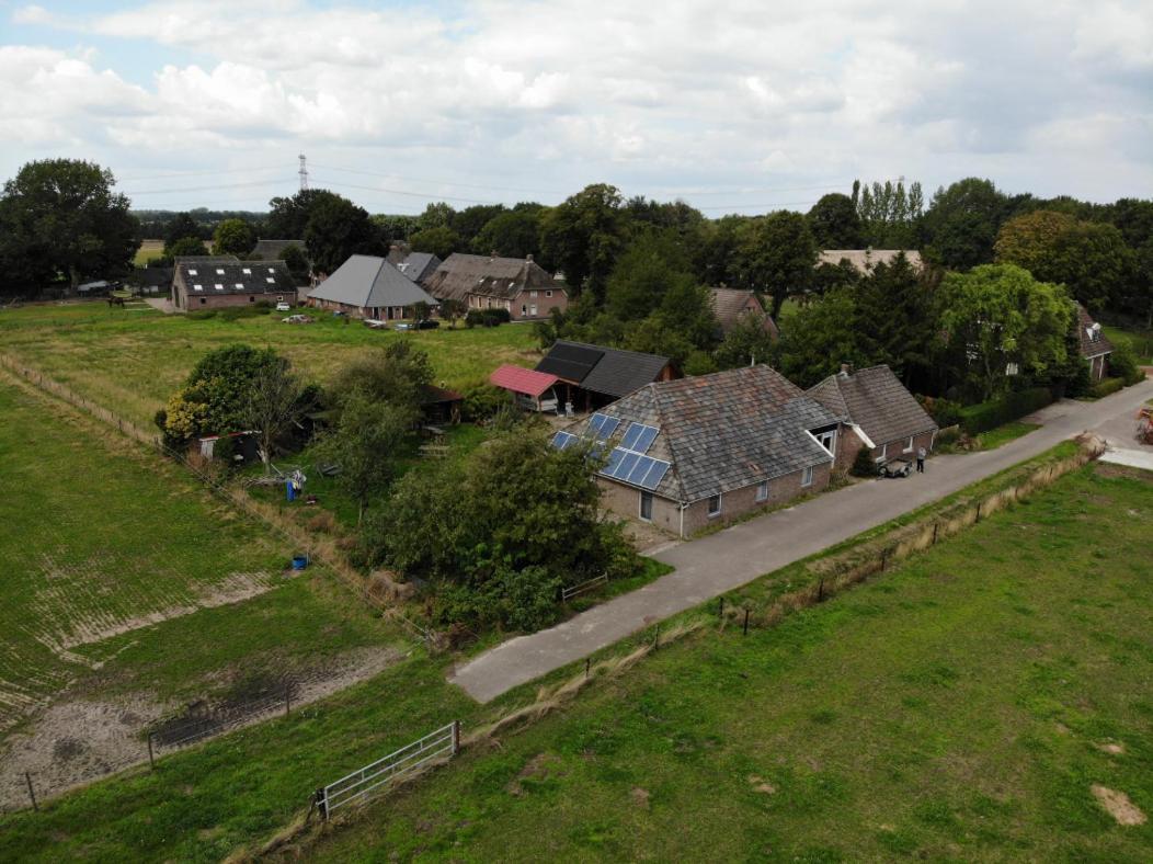 Logeerruimte In Gerenoveerde Boerderij In Wachtum Apartman Kültér fotó