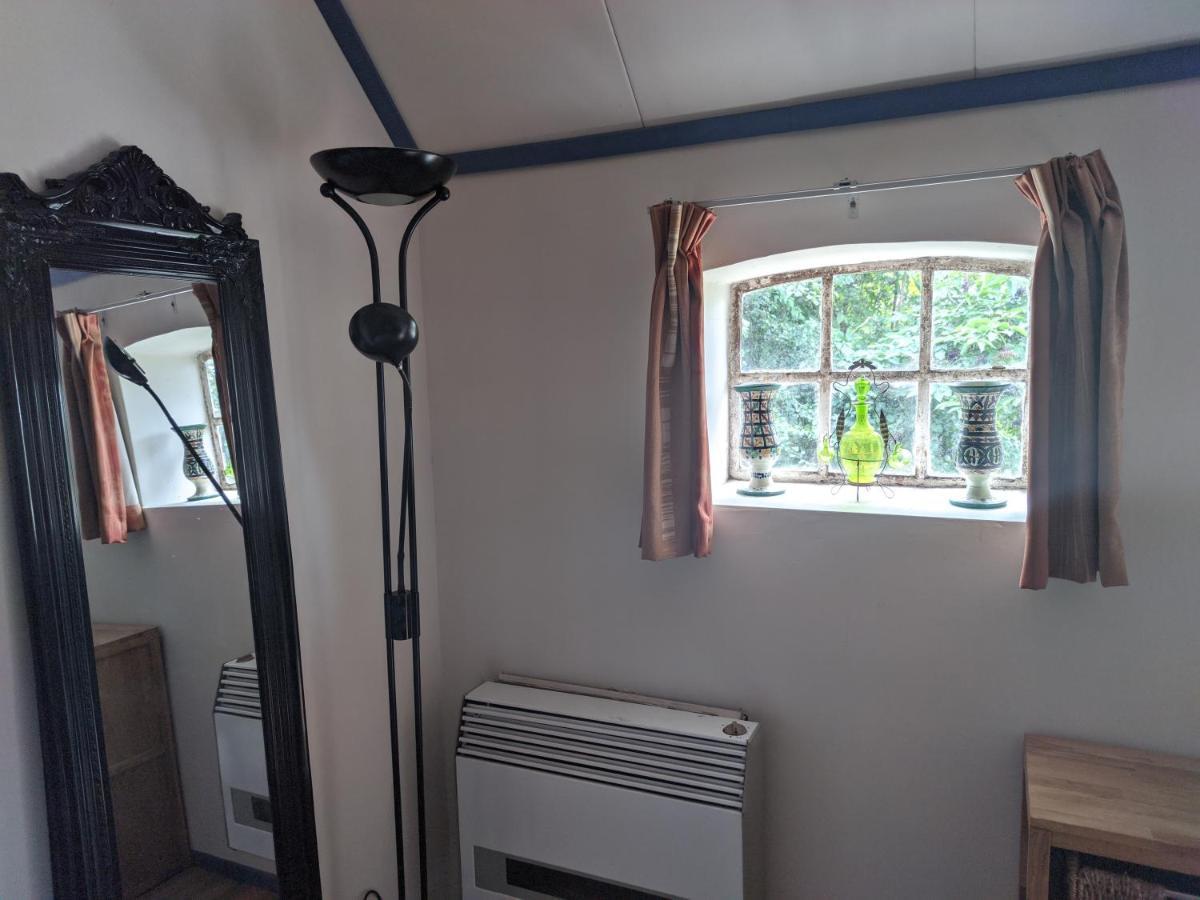 Logeerruimte In Gerenoveerde Boerderij In Wachtum Apartman Kültér fotó