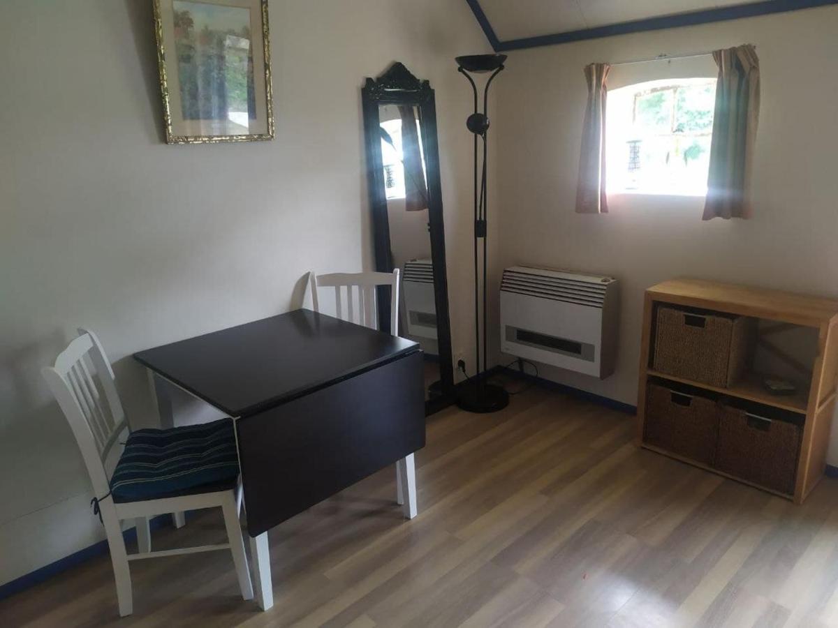 Logeerruimte In Gerenoveerde Boerderij In Wachtum Apartman Kültér fotó